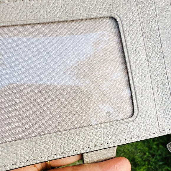 Coach Corner Zip Medium  Leather Wallet $165 MRSP - Picture 5 of 16